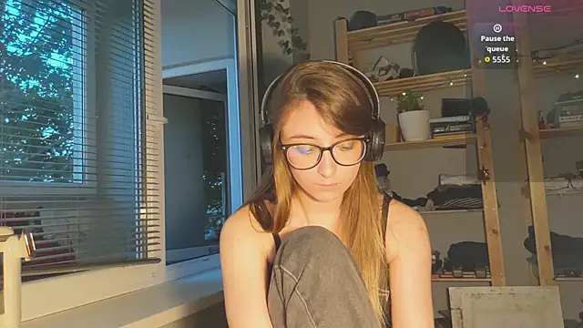 monlight  dana online show from 09-20-25, 04:52