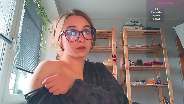 Snapshot of monlight__dana chatting on 03-26-26, 03:39 monlight dana online show from 03-26-26, 03:39