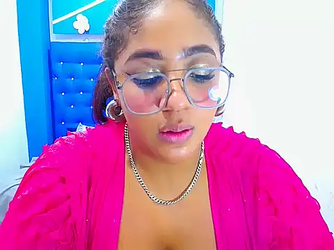 Snapshot of Mady_Kolemam chatting on 01-13-25, 04:41 Mady Kolemam online show from 01-13-25, 04:41