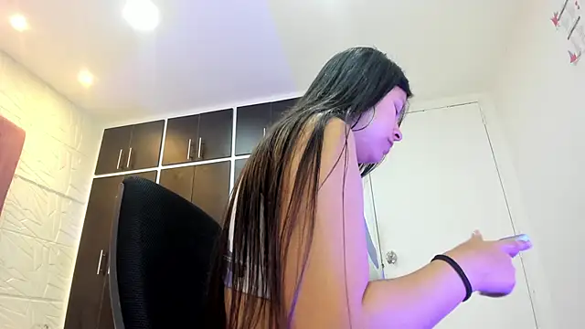Charlotte Ice1 online show from 12-04-24, 01:53