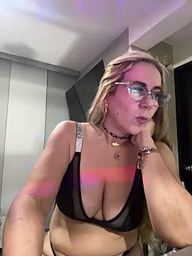 LARIANA RIVERA23 online show from 02-25-25, 11:22