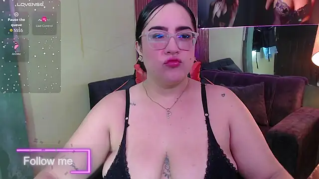 Sofiia davis23 online show from 05-11-26, 01:28