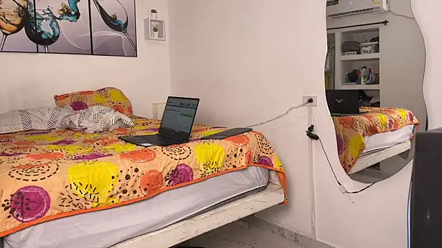 wendy alejo1712 online show from 11-21-25, 09:13