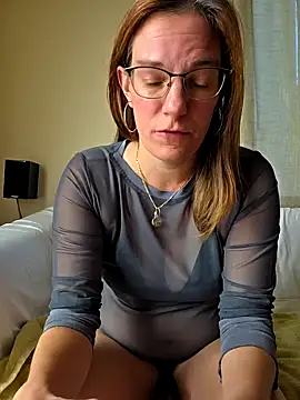 SpiceLea online show from 10-10-25, 08:13