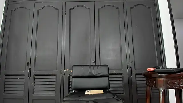 Snapshot of Sweet_Ashley_v chatting on 12-24-24, 06:06 Sweet Ashley v online show from 12-24-24, 06:06