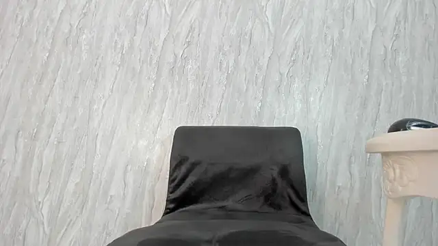 Snapshot of Sweet_Ashley_v chatting on 02-23-25, 08:06 Sweet Ashley v online show from 02-23-25, 08:06