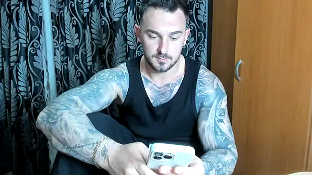 Snapshot of Jonmusclemaster chatting on 04-17-26, 07:39 Jonmusclemaster online show from 04-17-26, 07:39