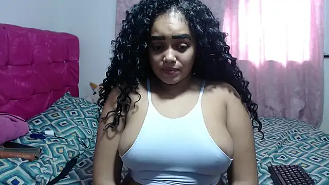 Snapshot of kiara_milf_ chatting on 10-28-25, 08:55 kiara milf online show from 10-28-25, 08:55