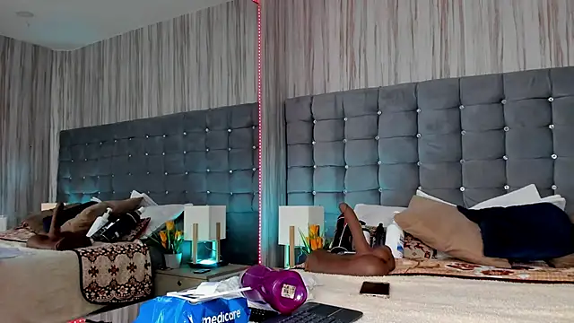 Poacahontasfg online show from 03-12-26, 04:07