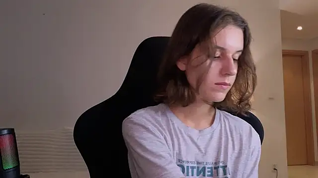 VanessaBayer2 online show from 12-06-24, 09:57