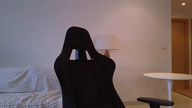 VanessaBayer2 online show from 12-20-24, 09:21