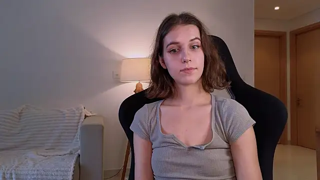 VanessaBayer2 online show from 12-22-24, 08:05