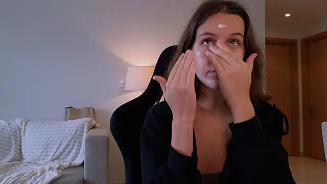 VanessaBayer2 online show from 12-26-24, 12:57