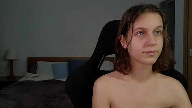 VanessaBayer2 online show from 03-10-25, 03:01