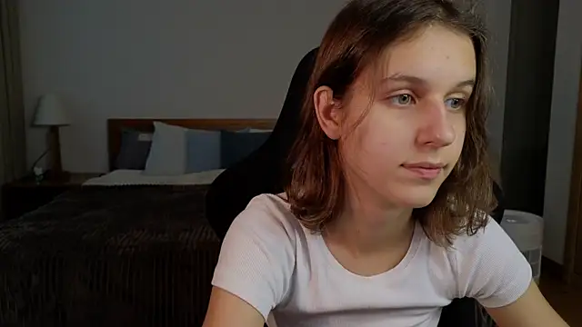 VanessaBayer2 online show from 03-17-25, 11:43