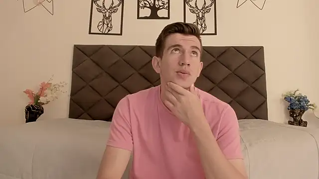 MikaelSlow online show from 01-23-25, 04:41