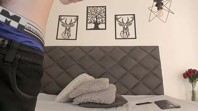 MikaelSlow online show from 01-28-25, 04:08