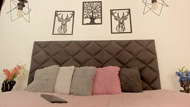 MikaelSlow online show from 01-31-25, 04:25