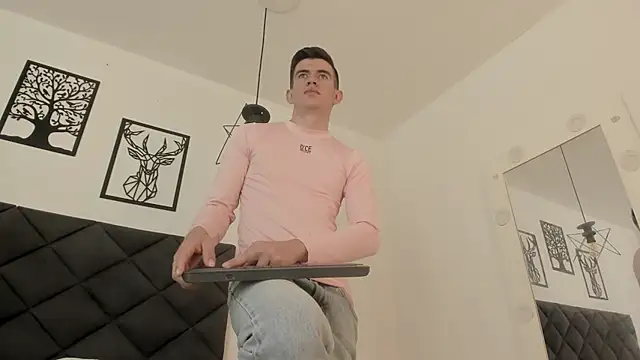 MikaelSlow online show from 02-08-25, 06:22