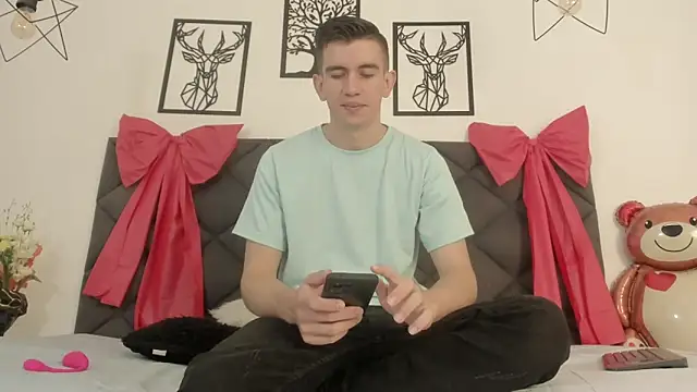 MikaelSlow online show from 02-16-25, 04:31