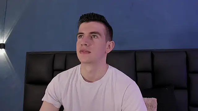 MikaelSlow online show from 09-11-25, 03:28