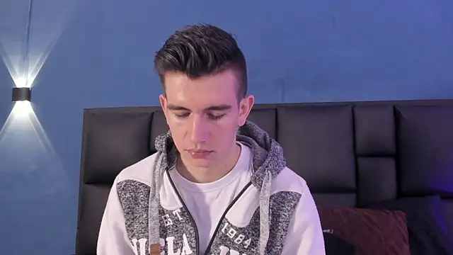 MikaelSlow online show from 10-09-25, 03:48