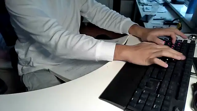 Snapshot of big-pig chatting on 11-17-25, 12:49 big-pig online show from 11-17-25, 12:49