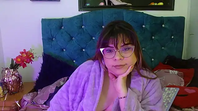 Snapshot of EmmaCoxx chatting on 01-26-25, 05:34 EmmaCoxx online show from 01-26-25, 05:34