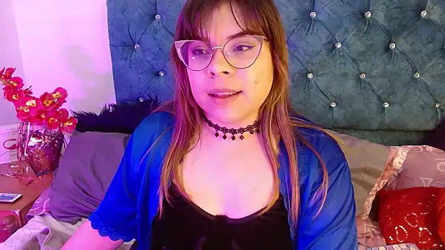 Snapshot of EmmaCoxx chatting on 02-02-25, 08:46 EmmaCoxx online show from 02-02-25, 08:46