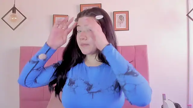 GENNESIS LOVE online show from 09-28-25, 08:58