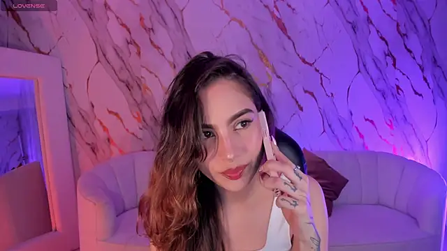 Snapshot of MarianneLane chatting on 09-30-25, 09:20 MarianneLane online show from 09-30-25, 09:20