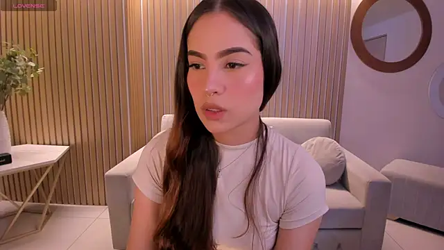 Snapshot of MarianneLane chatting on 10-28-25, 10:56 MarianneLane online show from 10-28-25, 10:56