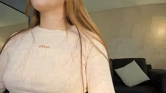 Snapshot of CarolineGraceX chatting on 12-11-24, 03:02 CarolineGraceX online show from 12-11-24, 03:02