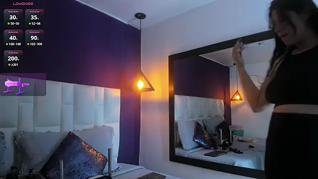 Snapshot of brithanyadams23 chatting on 02-10-25, 02:19 brithanyadams23 online show from 02-10-25, 02:19