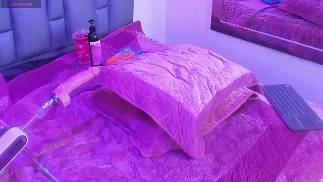 Snapshot of brithanyadams23 chatting on 02-15-25, 08:33 brithanyadams23 online show from 02-15-25, 08:33