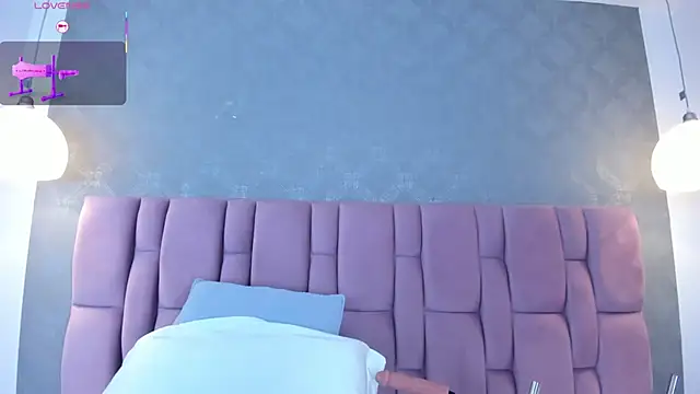 Snapshot of brithanyadams23 chatting on 03-21-25, 08:39 brithanyadams23 online show from 03-21-25, 08:39