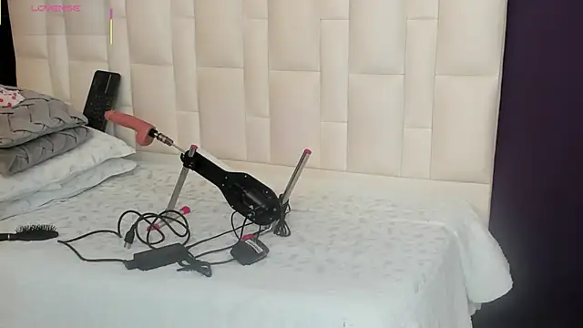 Snapshot of brithanyadams23 chatting on 10-04-25, 03:37 brithanyadams23 online show from 10-04-25, 03:37