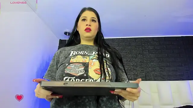 Snapshot of brithanyadams23 chatting on 10-24-25, 04:42 brithanyadams23 online show from 10-24-25, 04:42