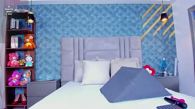 Snapshot of NiiaMoore chatting on 04-07-26, 07:36 NiiaMoore online show from 04-07-26, 07:36