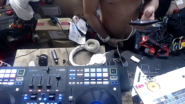 tongueispowerr6d9 online show from 01-05-25, 09:57