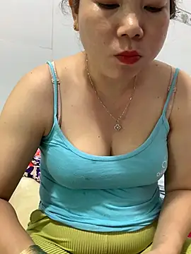 Snapshot of Baby-bigtits chatting on 02-13-25, 06:52 Baby-bigtits online show from 02-13-25, 06:52