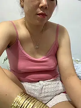 Snapshot of Baby-bigtits chatting on 02-18-25, 06:26 Baby-bigtits online show from 02-18-25, 06:26