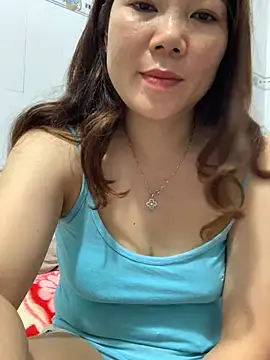 Snapshot of Baby-bigtits chatting on 02-19-25, 10:01 Baby-bigtits online show from 02-19-25, 10:01