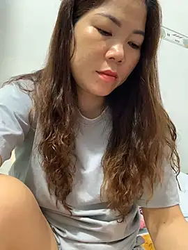 Snapshot of Baby-bigtits chatting on 02-21-25, 12:06 Baby-bigtits online show from 02-21-25, 12:06