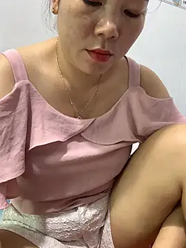 Snapshot of Baby-bigtits chatting on 02-26-25, 02:59 Baby-bigtits online show from 02-26-25, 02:59