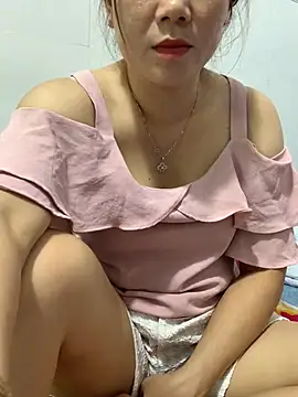 Snapshot of Baby-bigtits chatting on 02-26-25, 06:04 Baby-bigtits online show from 02-26-25, 06:04