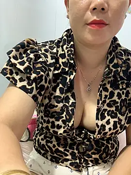 Snapshot of Baby-bigtits chatting on 03-08-25, 07:05 Baby-bigtits online show from 03-08-25, 07:05