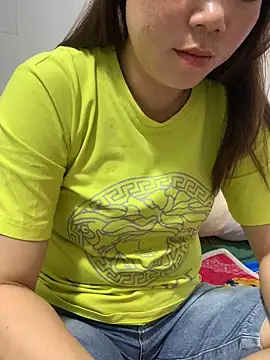 Snapshot of Baby-bigtits chatting on 10-16-25, 02:07 Baby-bigtits online show from 10-16-25, 02:07