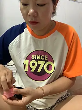 Snapshot of Baby-bigtits chatting on 11-06-25, 11:59 Baby-bigtits online show from 11-06-25, 11:59