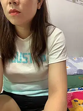 Snapshot of Baby-bigtits chatting on 11-08-25, 02:34 Baby-bigtits online show from 11-08-25, 02:34